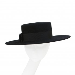 Wide-brimmed boater Wide-brimmed boater