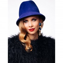 The classic hat "Louise"