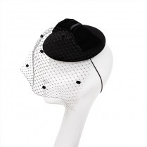 Mini hat with velvet bow and veil