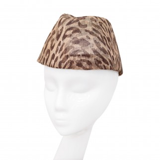 A hat "Leo" of sinamay