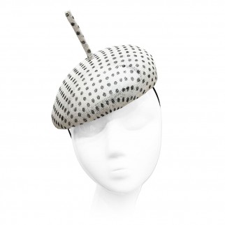Polka-dot straw beret with an "antenna"