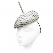 Polka-dot straw beret with an "antenna"