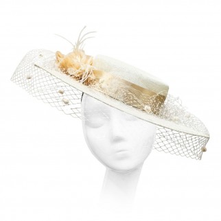 Wide-brimmed boater "Romance" made of sinamay straw