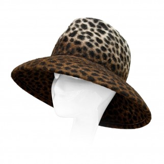 "Incognito" wide-brimmed hat in felted velour with a leopard print