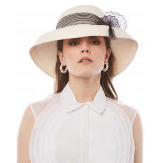 Wide-brimmed straw hat