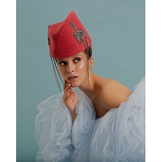 Asymmetrical hat "Elephants"