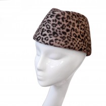 Cap in leopard print