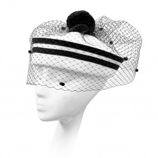 Sailor hat with veil and pompon Sailor hat with veil and pompon