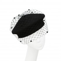 Felt beret with veil