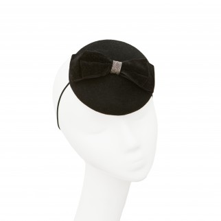 Mini pillbox hat with a velvet bow Mini pillbox hat with a velvet bow