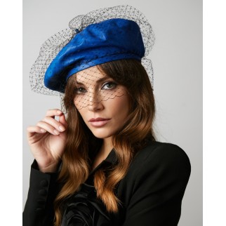 Leather beret with a veil "a novel in Paris" Leather beret with a veil "a novel in Paris"