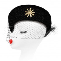 Felt hat "Catherine" with a veil
