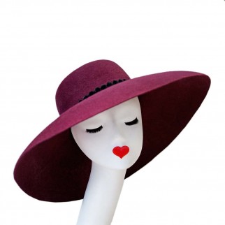 The hat "Holly" The hat "Holly"