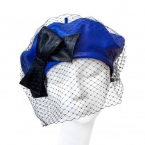 Leather beret with bow