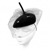 Asymmetrical beret with veil and "antenna"